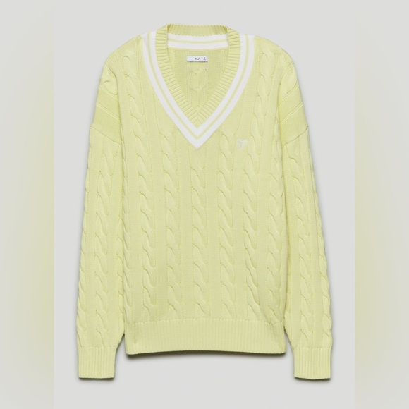 Aritzia Sweaters - Aritzia Tna Clay Cable Knit V-neck Sweater Butter Yellow Size Small Oversized